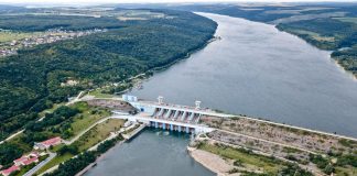 Вид на річку Дністер біля Новодністровської ГЕС після атаки