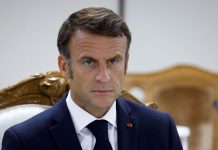 Еммануель Макрон під час офіційного виступу у Франції