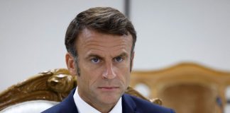 Еммануель Макрон під час офіційного виступу у Франції