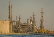 Нафтопереробний завод SAMREF у порту Янбу