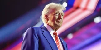 Трамп висунув ультиматум країнам Перської затоки Дональд Трамп виступає на пресконференції