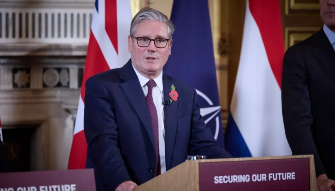 i75_ArticleImage_246348 Кір Стармер під час публічного виступу