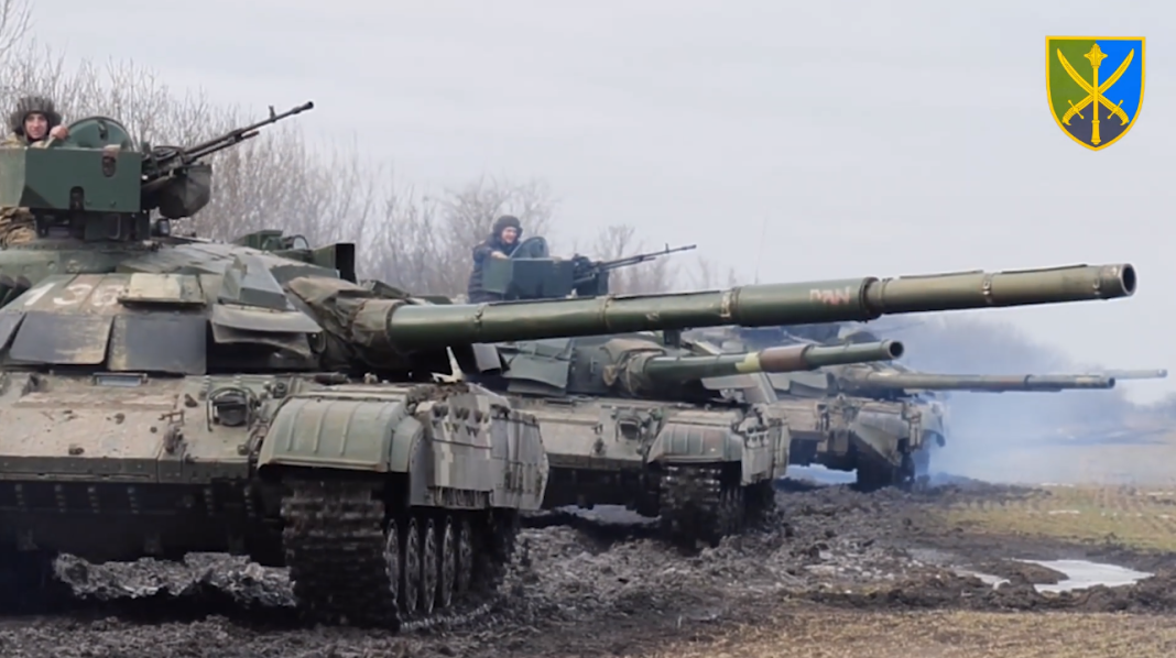 navchannya-tankistiv-i-artyleriyi-pid-krymom- сучасна військова техніка в Україні