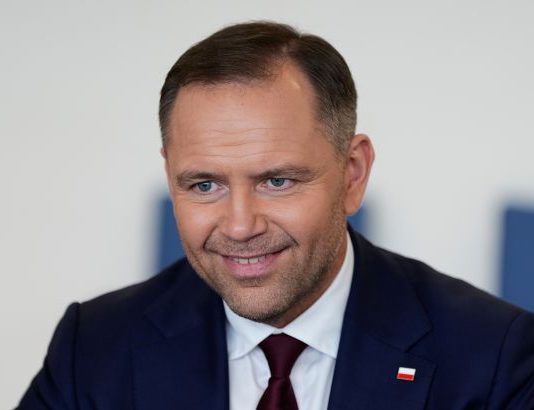 Польща легалізує участь у війні за Україну Президент Польщі Анджей Дуда підписує офіційний документ