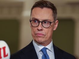 Александр Стубб виступає на міжнародній конференції