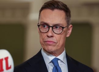 Александр Стубб виступає на міжнародній конференції