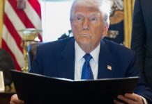 Trump gives Iran 10 days to open the Strait of Hormuz US President Donald Trump speaks to journalists