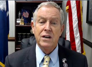 У США ЗВИНУВАТИЛИ ПУТІНА У ДОПОМОЗІ ІРАНУ Конгресмен США Джо Вілсон під час виступу