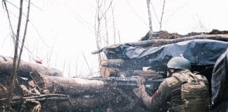 Українські військові на позиціях під час бойових дій, березень 2026