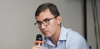 Депутати обговорюють питання політичної кризи