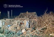 Російська авіація вдарила по Запорізькій області зруйнований будинок у Запорізькому районі після авіаудару