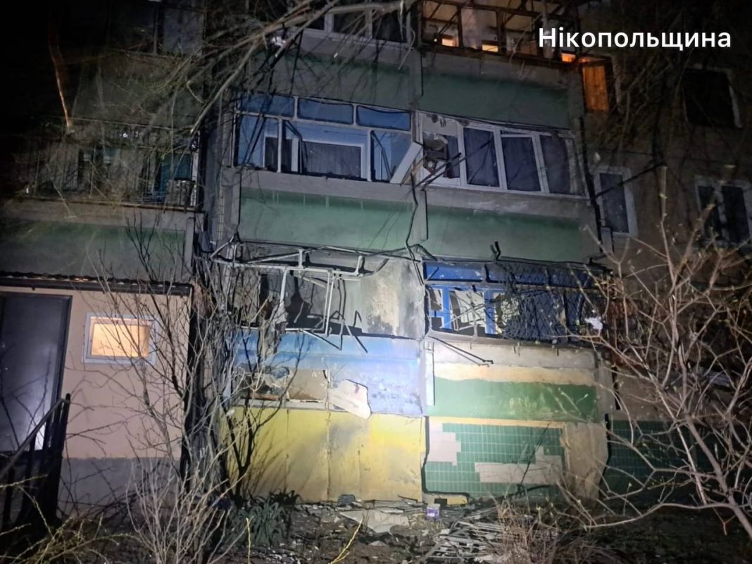 Пошкоджений будинок на Дніпропетровщині після російської атаки