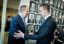 Зустріч міністра закордонних справ Угорщини Петера Сійярто та міністра закордонних справ Росії Сергія Лаврова.