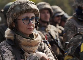 Women's mobilisation: fines are cancelled, but registration remains Women perform military service