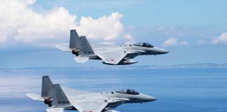 Винищувачі Японії в небі під час реагування на загрозу Китаю