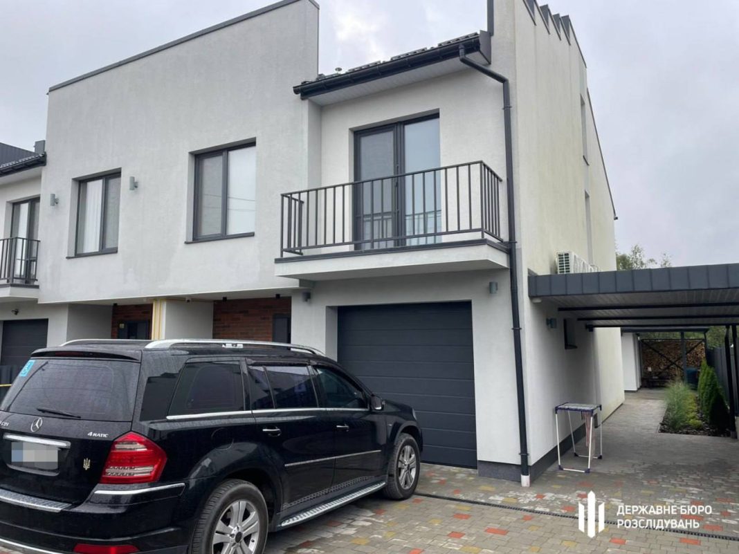 photo_2026-03-26_13-36-18 The house and car of the head of the Lviv TCC