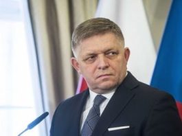 Фіцо можуть звинуватити у державній зраді Словацький прем'єр Роберт Фіцо під час пресконференції