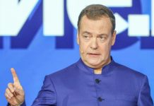 Medvedev declares Russia's «rights» to Estonia Dmitry Medvedev during a public speech