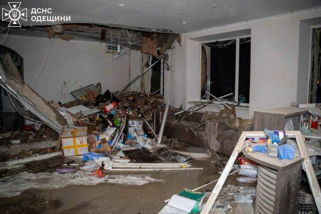 photo_2026-03-28_08-20-22 Damaged roof of maternity hospital after attack in Odesa