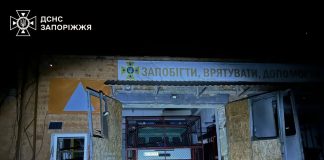 Росія обстріляла пожежно-рятувальний підрозділ у Запоріжжі Зруйнована будівля пожежно-рятувального підрозділу після обстрілу