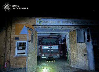 Зруйнована будівля пожежно-рятувального підрозділу після обстрілу