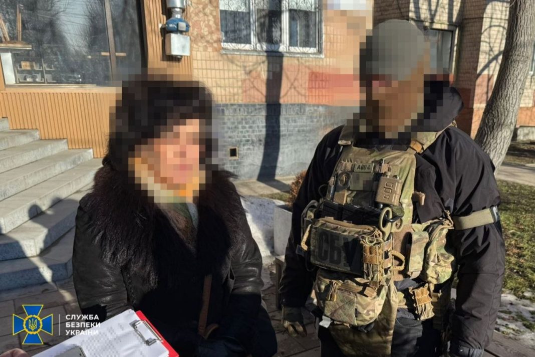 SBU officers detain the suspect in the city.