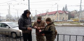 ТЦК забирають без документів