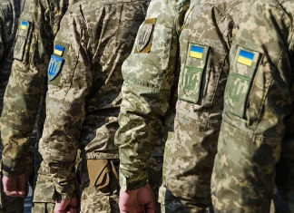 ВІЙСЬКОВІ ЗА КОНТРАКТОМ 18–24 ОТРИМАЮТЬ ВІДСТРОЧКУ українські військові під час служби