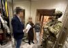 правоохоронці проводять обшук у справі про корупцію в ТЦК