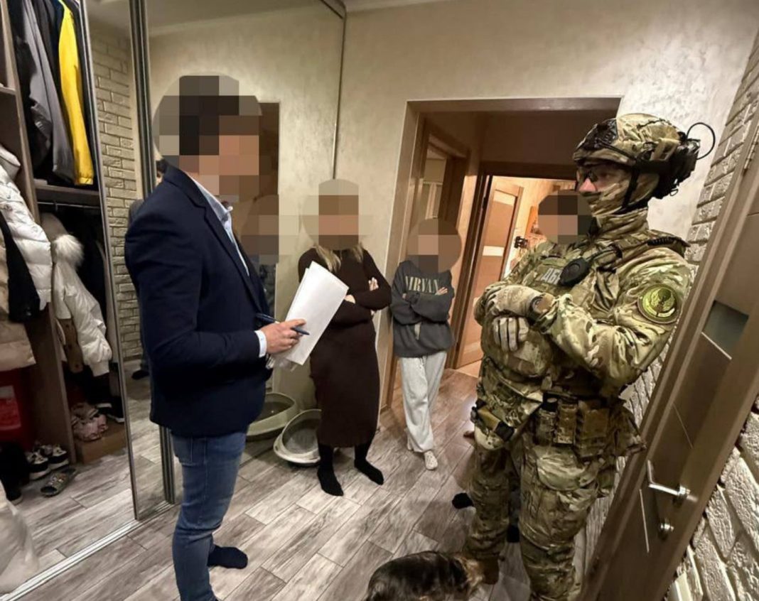 правоохоронці проводять обшук у справі про корупцію в ТЦК