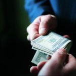 НБУ спростив контроль для політиків та чиновників