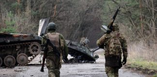 Ukrainian soldiers at the front