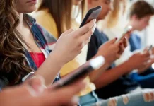 Грецький уряд забороняє соцмережі дітям