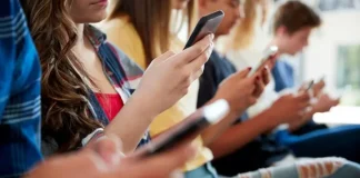 Греція забороняє соцмережі для дітей до 15 років Грецький уряд забороняє соцмережі дітям