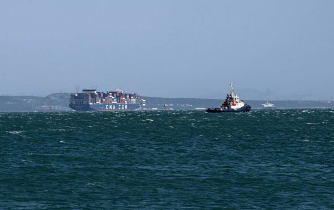 Прохід через Ормузьку протоку