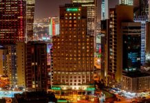 У Кувейті ввели нічні обмеження для населення Кувейт вночі