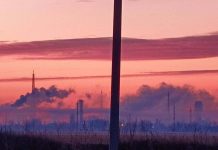 Ракетний удар по Таганрогу: що відомо зараз Пожежа на складі та судні Таганрогу