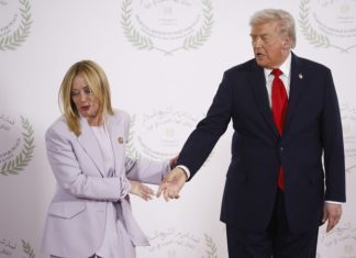 Трамп і Мелоні публічно посварилися через Папу Трамп і Мелоні на політичному форумі
