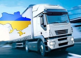 вантажівка на дорозі Україна