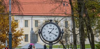 Литва закликає ЄС скасувати переведення годинників Міністр Литви закликає скасувати переведення часу