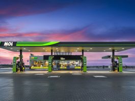 Бізнес у Польщі отримав підтримку через дешевше пальне АЗС в Аольщі