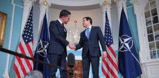 Трамп закликав НАТО не втручатися у війну з Іраном Марко Рубіо і Рютте на тлі прапорів НАТО