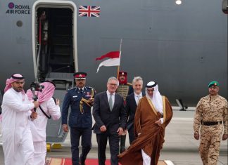 Кір Стармер прибув до Бахрейну