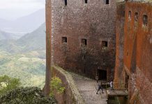 Трагедія на Гаїті: понад 30 людей загинули у тисняві Місце трагедії біля цитаделі Лафер'єр