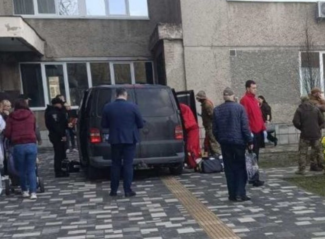 Поліція біля місця нападу у Львові