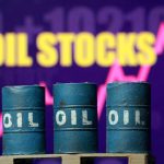 Traders bet $760 million on oil fall