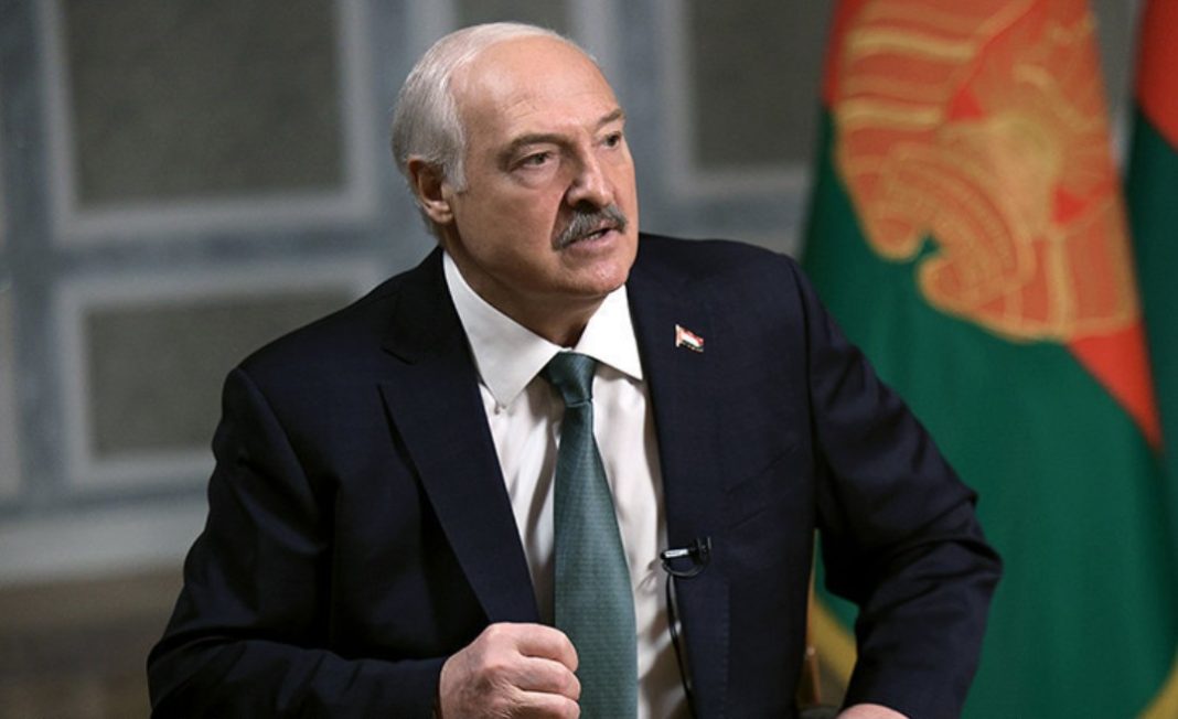 Лукашенко виступає із заявою