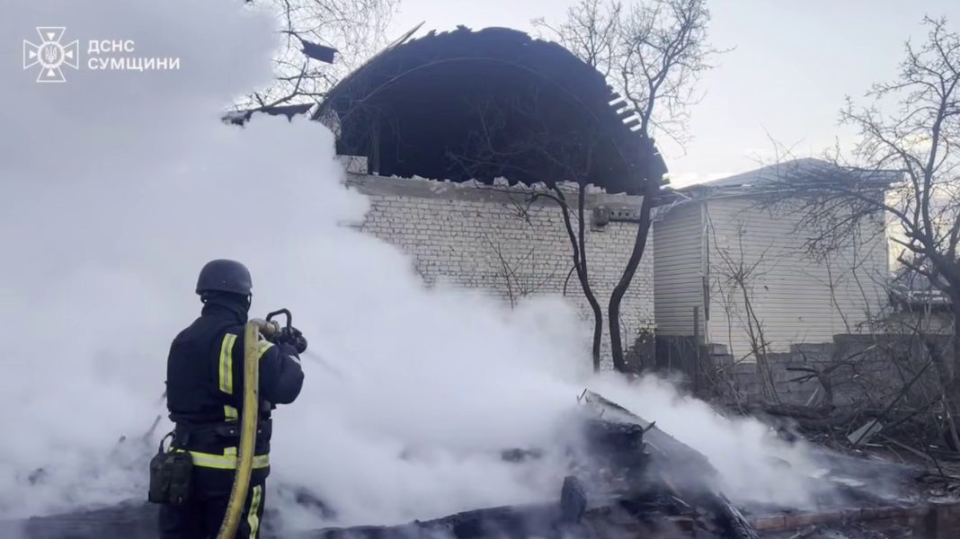Пожежа після атаки БпЛА в Сумській області