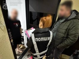 Прокурори оголошують підозру