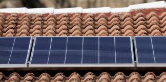 Дахові сонячні панелі в Європі